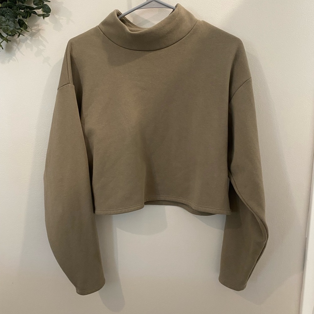 Mock neck pull over